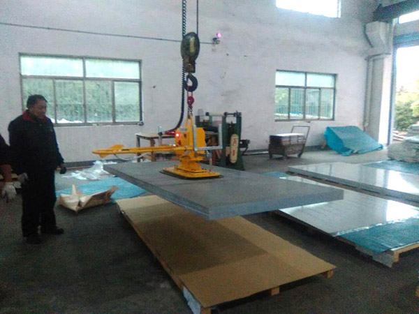 真空吸吊機-板材搬運